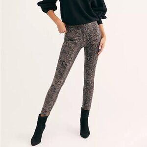 BLANKNYC Vegan Leather Legging in Boomslang